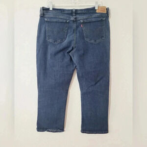 Womans levis jeans size 32